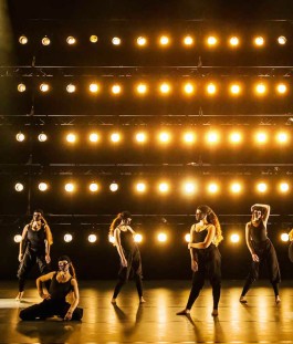 Movimentos Festwochen 2019, Bühnenbild, Stage set, Tanz, Dance, Kunde: Autostadt GmbH, Wolfsburg, Szenografie: J.-M. Gahlow, R. Schucht & B. Voß, Choreografie: D. Martins, S. Böhme, Fotos: Autostadt GmbH, Wolfsburg