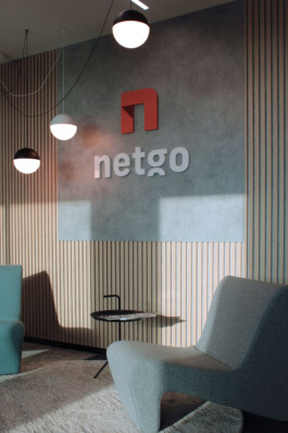 netgo, Logo, Lamellenwand Beton, Pflanzen, Cafepause, Eingangsbereich, Eiche, Berlin