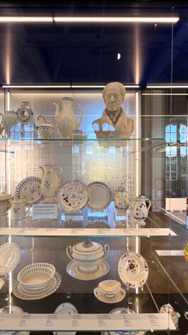 Villeroy & Boch Welt, Markenwelt, Schatzkammer, Wunderkammer, historische Exponate, Vitrinen, Geschichte