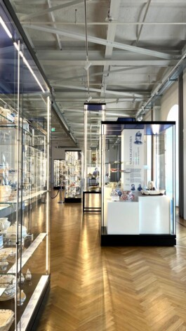 Villeroy & Boch Welt, Markenwelt, Schatzkammer, Wunderkammer, historische Exponate, Vitrinen, Geschichte
